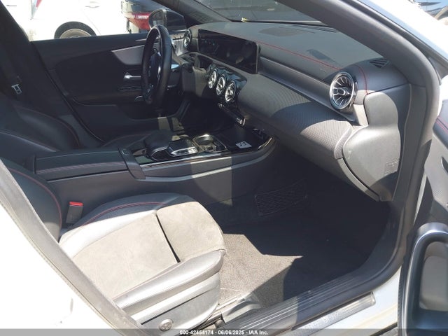 W1K5J4GB2LN104634 Mercedes-Benz m260