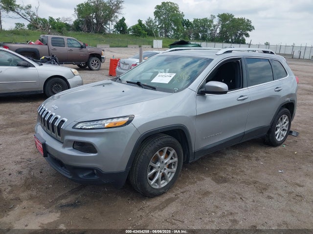 1C4PJLCB0HW511114 Jeep Cherokee