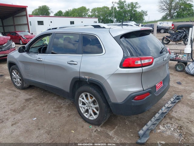 1C4PJLCB0HW511114 Jeep Cherokee