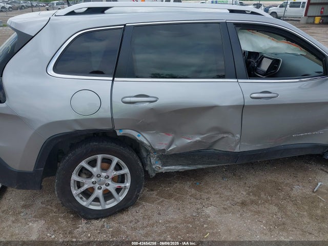 1C4PJLCB0HW511114 Jeep Cherokee
