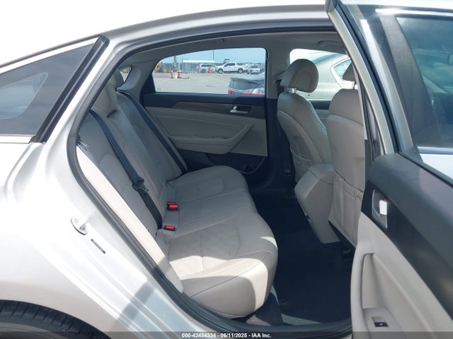 5NPE34AF8HH458651 Hyundai 2017