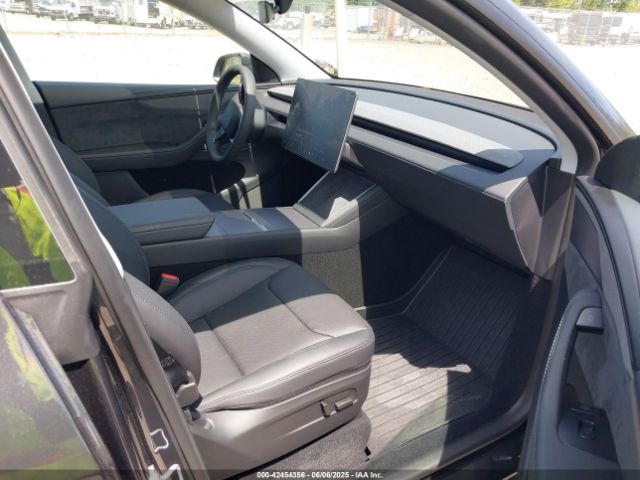 2026 TESLA MODEL Y 7SAYGDEE7TF344315 Photo 4