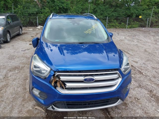 1FMCU0J98HUA47968 Ford Escape Titanium