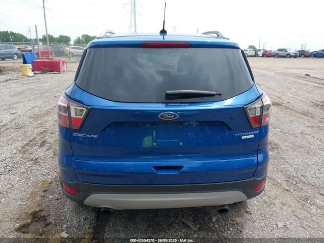 1FMCU0J98HUA47968 Ford Escape Titanium