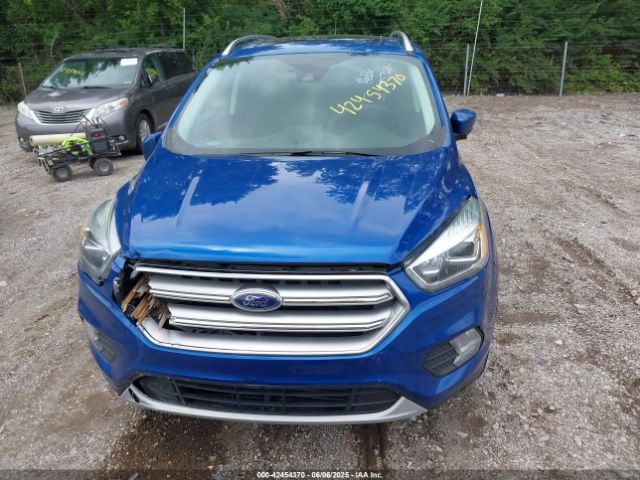 1FMCU0J98HUA47968 Ford Escape Titanium