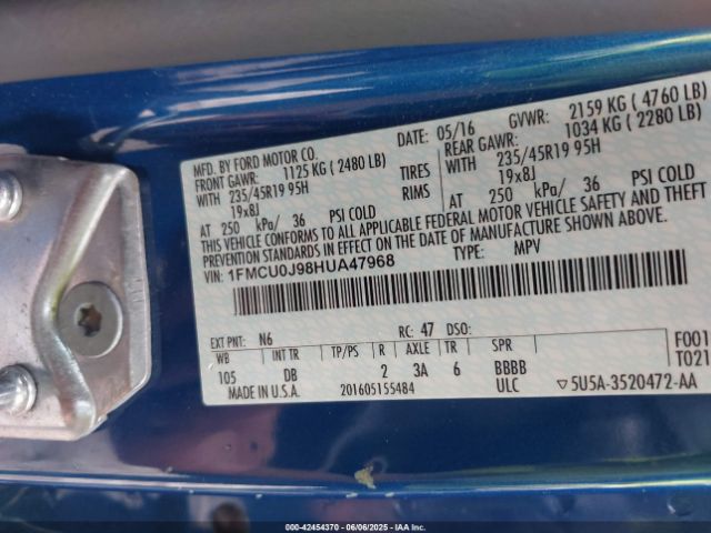 1FMCU0J98HUA47968 Ford Escape Titanium