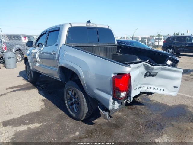 2021 TOYOTA TACOMA 5TFAZ5CN7MX101810 Photo 2
