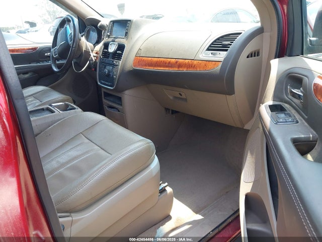 2C4RC1BG0ER348408 Chrysler Town and Country