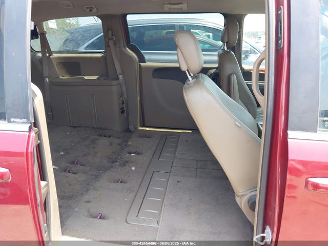 2C4RC1BG0ER348408 Chrysler Town and Country