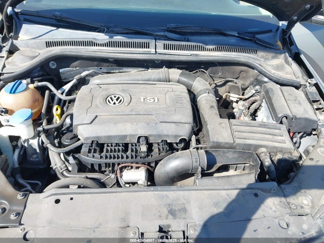 3VWD17AJ3EM420318 Volkswagen Jetta