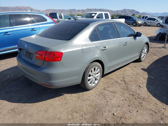3VWD17AJ3EM420318 Volkswagen Jetta