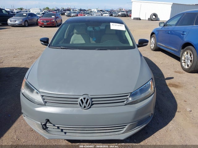 3VWD17AJ3EM420318 Volkswagen Jetta