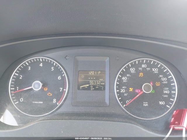 3VWD17AJ3EM420318 Volkswagen Jetta