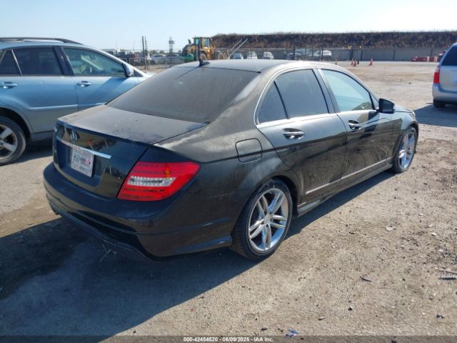 2013 MERCEDES-BENZ C 250 WDDGF4HB9DR274623 Photo 3