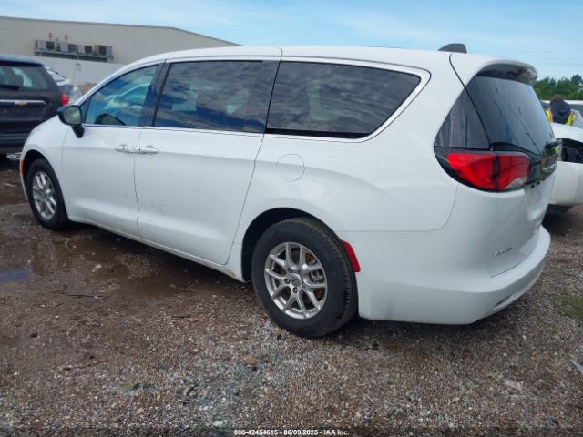 2024 CHRYSLER VOYAGER 2C4RC1CG0RR176918 Photo 2