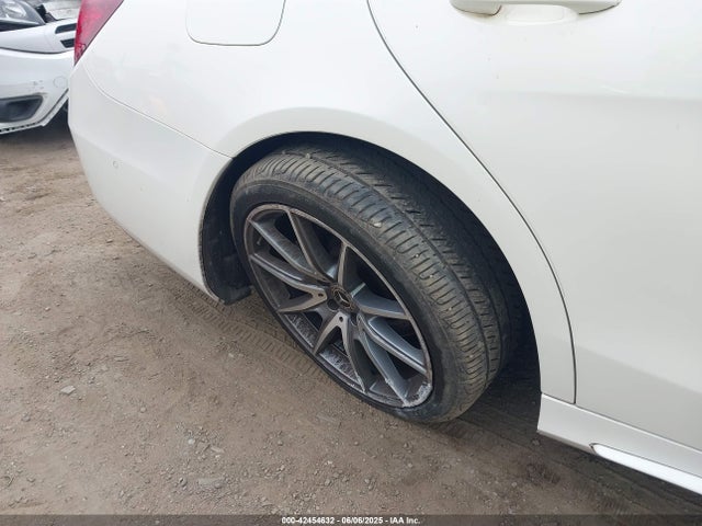 WDDUG6GB6KA454604 Mercedes-Benz m276