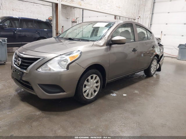 Nissan Versa 2016 3N1CN7AP1GL911313 Image 2