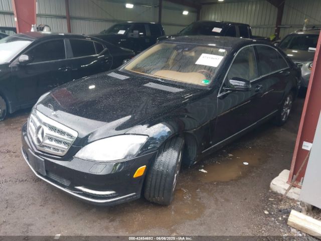 2011 MERCEDES-BENZ S 550 WDDNG7BBXBA402927 Photo 1