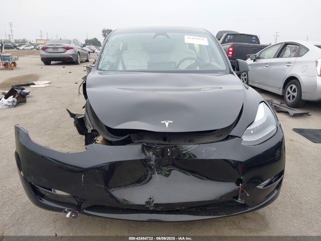 7SAYGDEFXPF945412 Tesla 2023