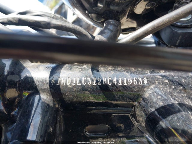 2011 HARLEY-DAVIDSON XL1200 1HD1LC312BC411563 Photo 9