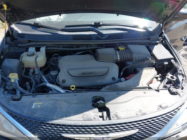 Chrysler Pacifica 2019 2C4RC1BG2KR603460 Image 10
