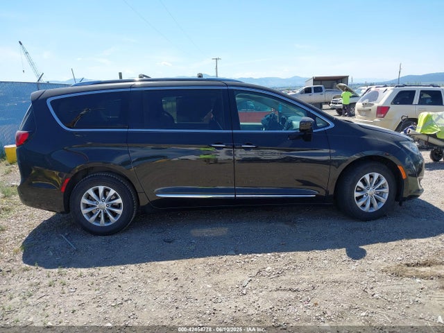 Chrysler Pacifica 2019 2C4RC1BG2KR603460 Image 14
