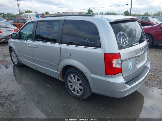 2011 CHRYSLER TOWN & COUNTRY 2A4RR8DG5BR611566 Photo 2