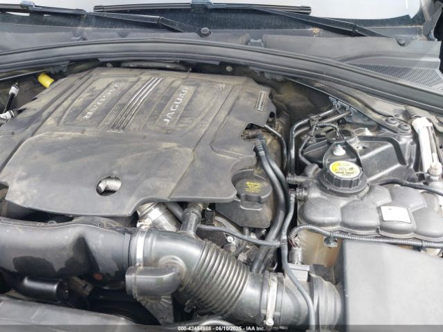 2017 JAGUAR F-PACE SADCM2BV0HA082392 Photo 9