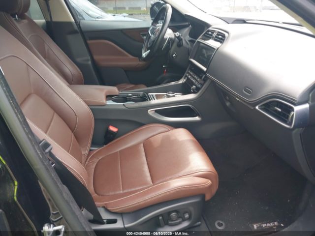 2017 JAGUAR F-PACE SADCM2BV0HA082392 Photo 4
