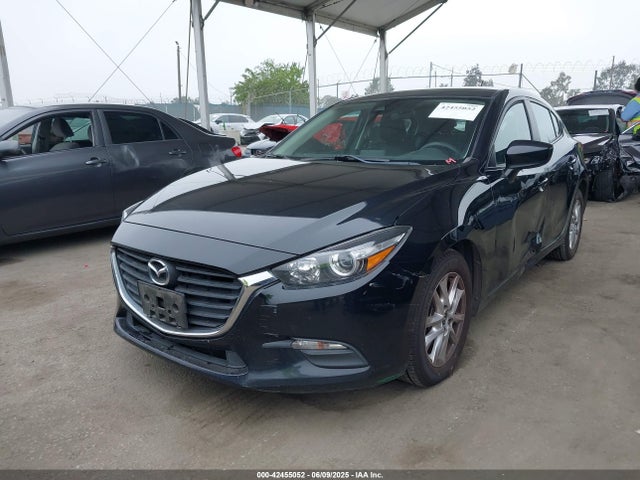 Mazda pe 2018 3MZBN1K74JM205083 Image 2