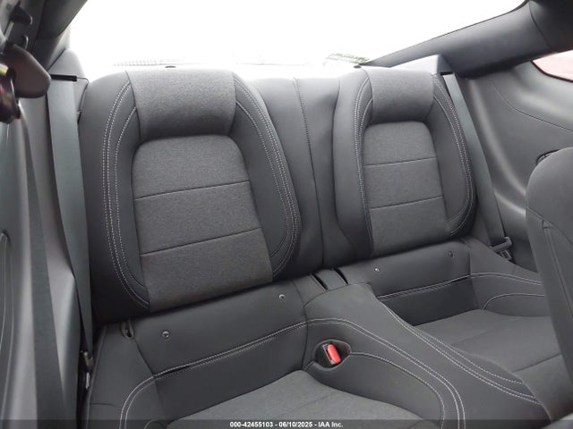 1FA6P8TH7S5104146 Ford 4v