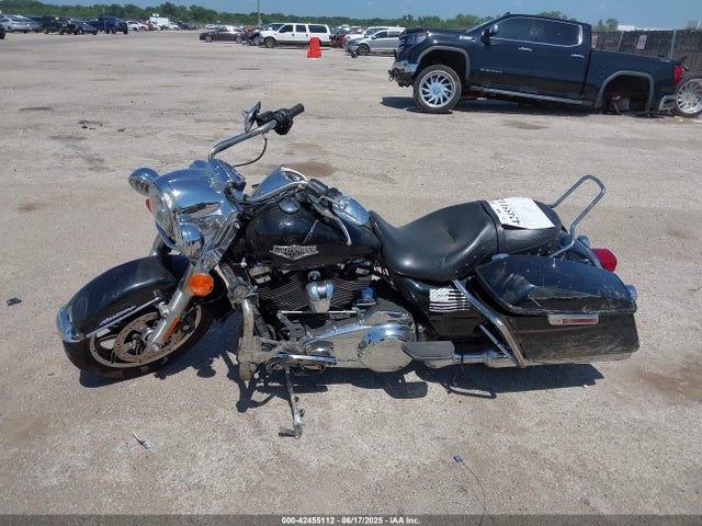 Harley-Davidson Road King 2018 1HD1FBC11JB627460 Image 13