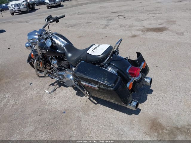 2018 HARLEY-DAVIDSON FLHR 1HD1FBC11JB627460 Photo 2