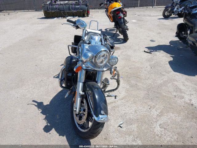 2018 HARLEY-DAVIDSON FLHR 1HD1FBC11JB627460 Photo 4