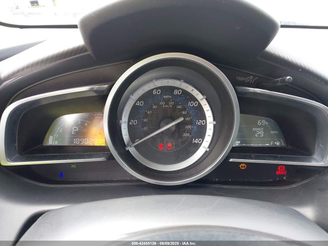 3MYDLBYV8JY305517 Toyota YARIS IA