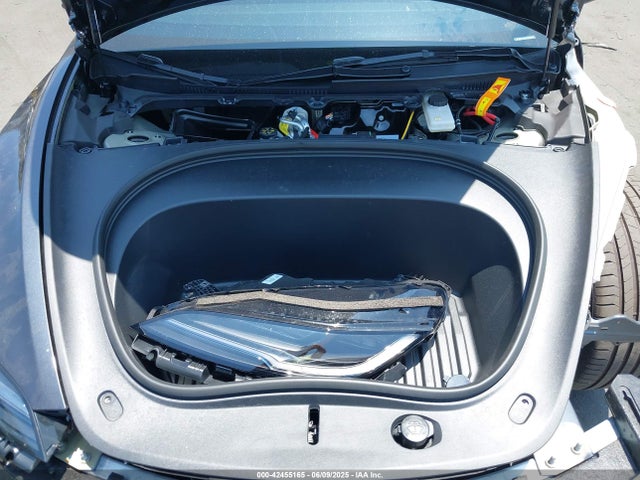 2025 TESLA MODEL 3 5YJ3E1ET7SF962162 Photo 9