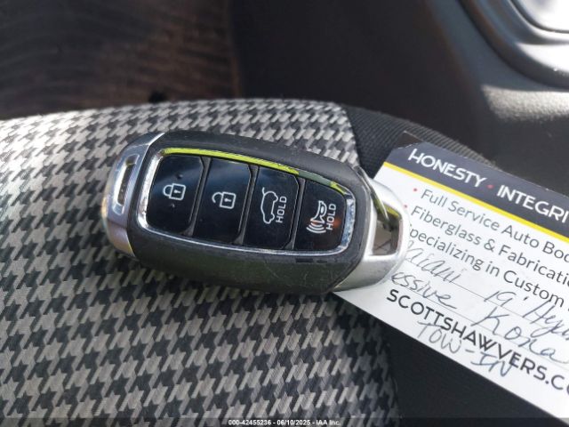 2019 HYUNDAI KONA KM8K6CAA1KU334139 Photo 10