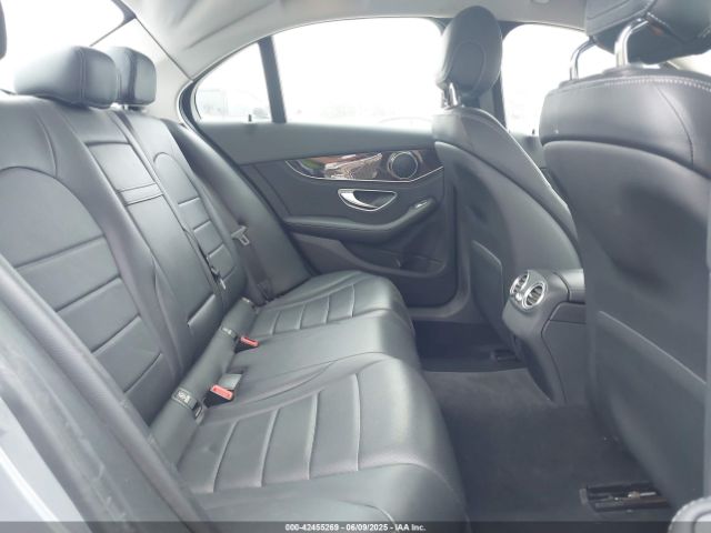 55SWF4JB7FU079353 Mercedes-Benz C 300 Luxury/sport