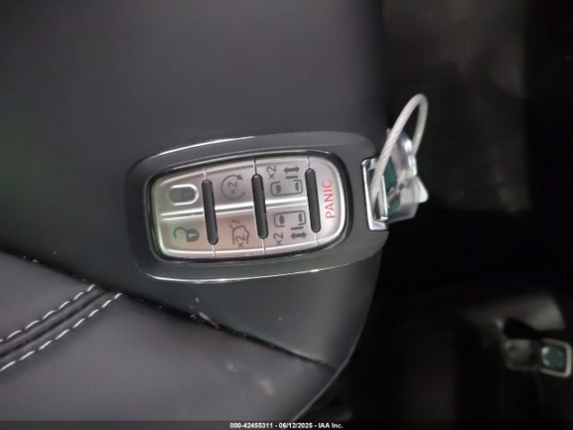 2025 CHRYSLER PACIFICA 2C4RC1BG8SR551509 Photo 10
