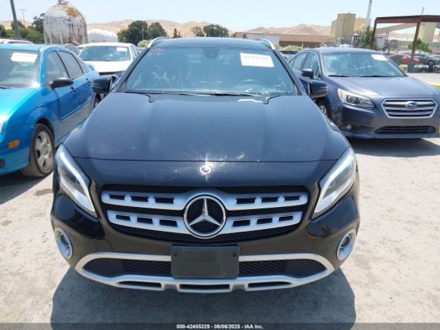 WDCTG4GB2KJ579667 Mercedes-Benz 270