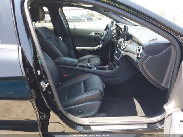 2019 MERCEDES-BENZ GLA 250 WDCTG4GB2KJ579667 Photo 4