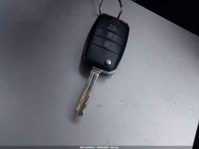 KNDJN2A21F7804700 KIA Soul