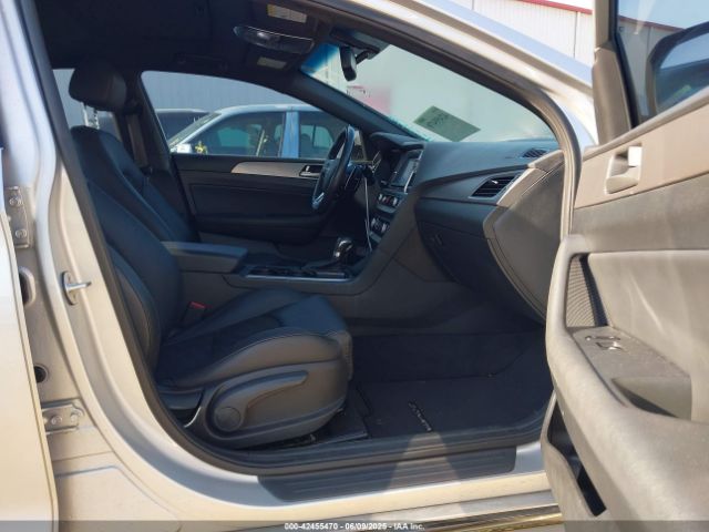 2018 HYUNDAI SONATA 5NPE34AF3JH677412 Photo 4