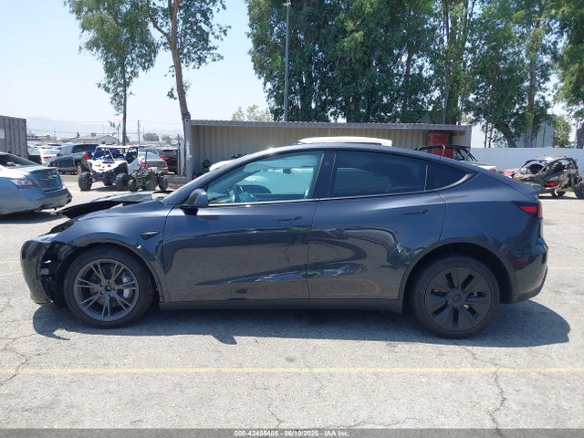 7SAYGDEE1SF283932 Tesla Model Y