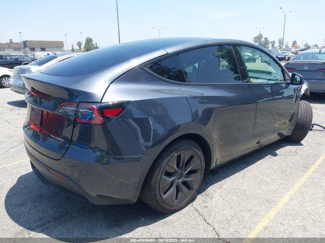 2025 TESLA MODEL Y 7SAYGDEE1SF283932 Photo 3