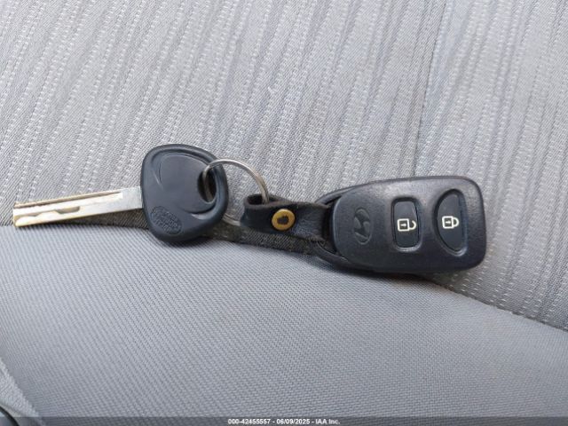 KMHCT5AEXHU305260 Hyundai ACCENT SE