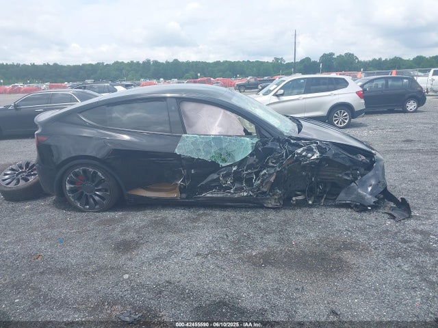 7SAYGDEF1PF940941 Tesla Model Y