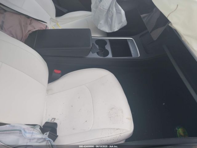 2023 TESLA MODEL Y 7SAYGDEF1PF940941 Photo 4