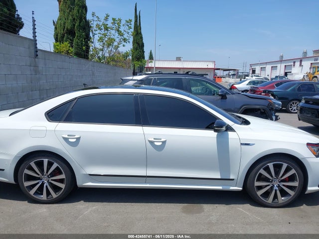 1VWJM7A36JC028733 Volkswagen 2018