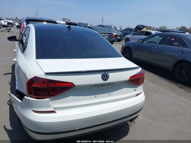 1VWJM7A36JC028733 Volkswagen 2018